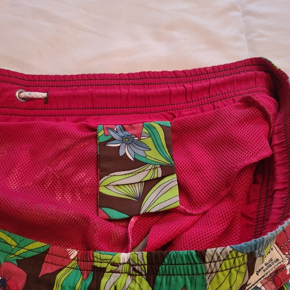 Marks and Spencer tropical swim trunks - Picture 5 of 7